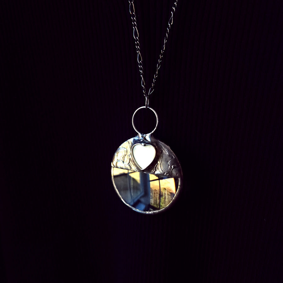 Mother of Pearl Magnifying Glass Pendant Necklace